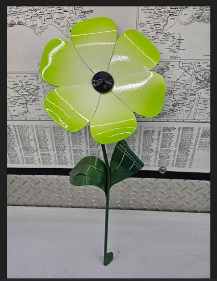 Picture of 22-Short Poppy Lime Black Bead Center