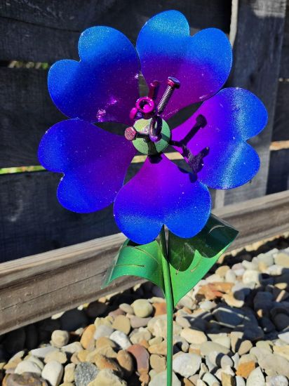 Picture of 22-Short Heart- Deep Waters - Granny Green/Purple Center